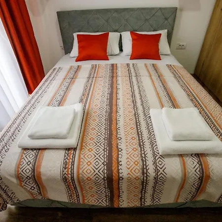 Paratetis 1 Apartman *